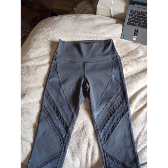 Alo mesh leggings size small - Picture 2 of 8